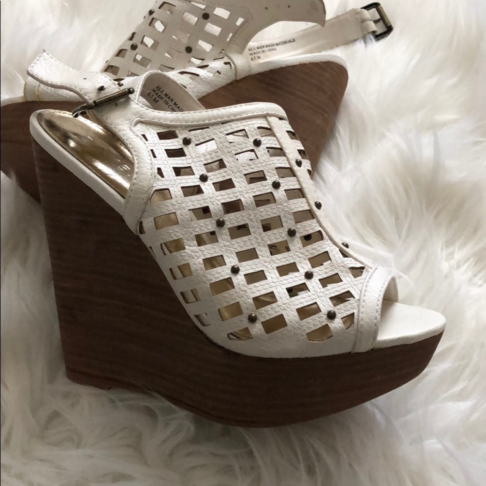 NWOT bakers shoes white cage wedges
